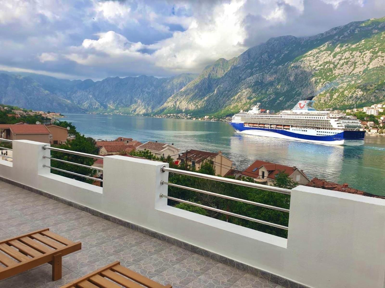 Vila House With Big Terrace And Beautiful Sea View Kotor Exteriér fotografie