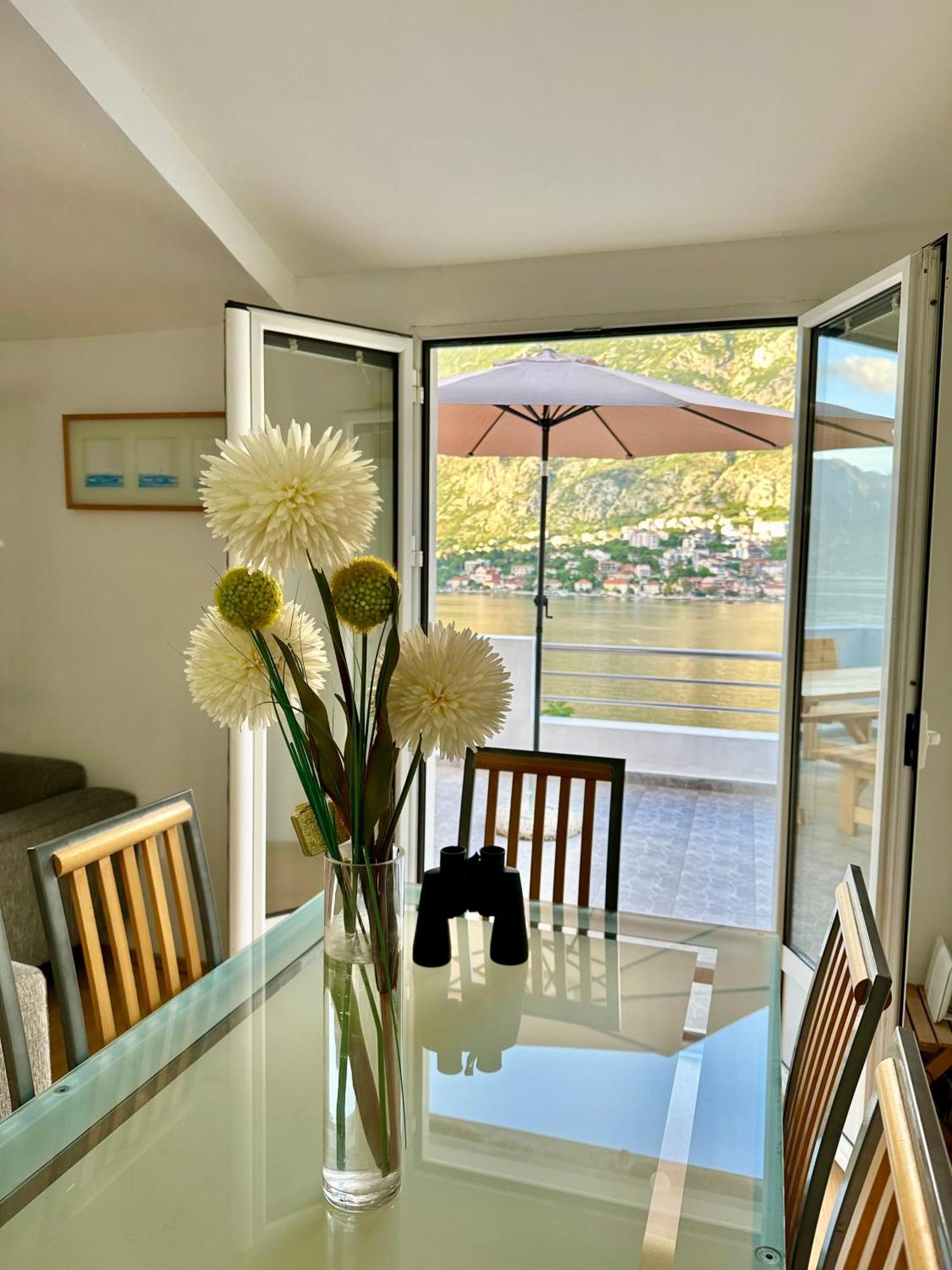 Vila House With Big Terrace And Beautiful Sea View Kotor Exteriér fotografie