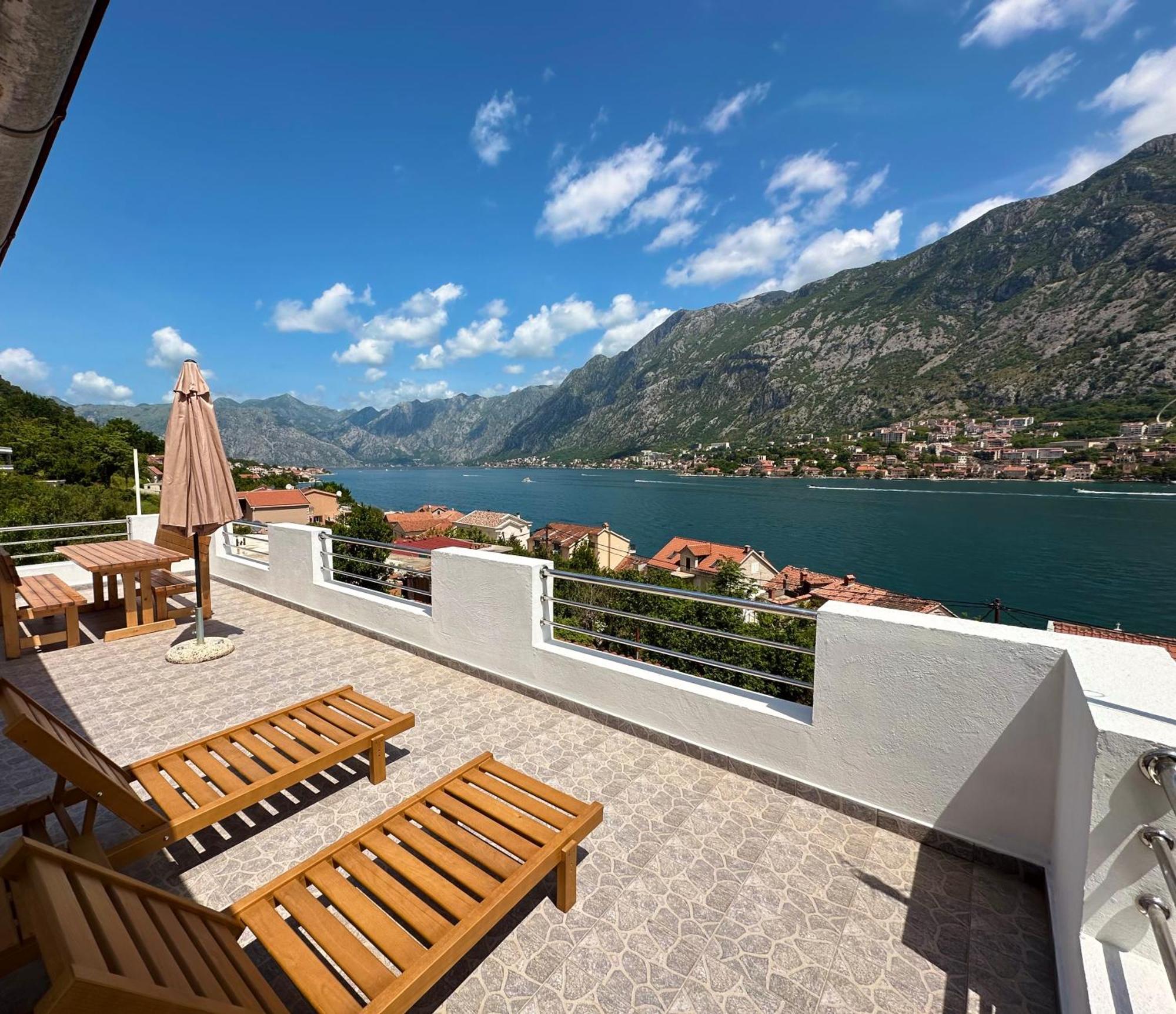 Vila House With Big Terrace And Beautiful Sea View Kotor Exteriér fotografie